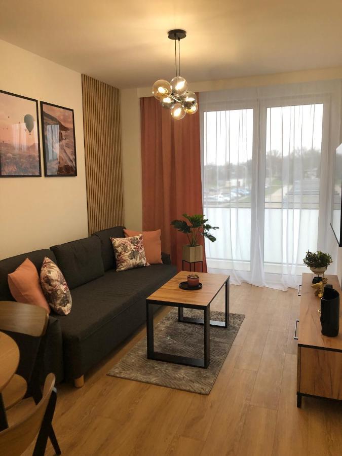Apartament Pileckiego Nowy Dwor Mazowiecki Modlin Airport Extérieur photo