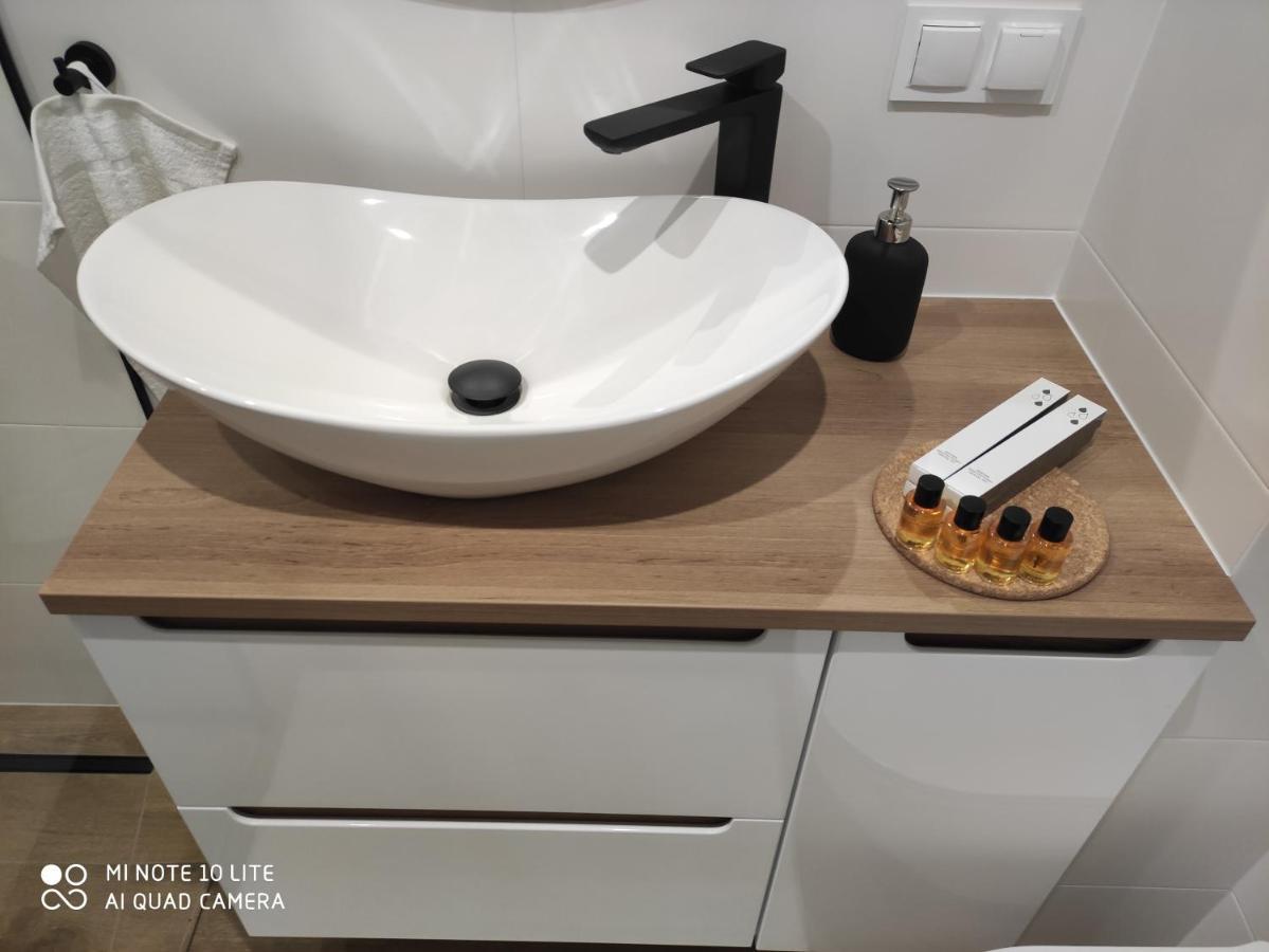 Apartament Pileckiego Nowy Dwor Mazowiecki Modlin Airport Extérieur photo
